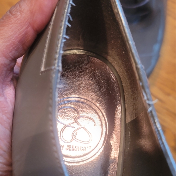 Jessica Simpson Gray Patent Genuine Leather Cap Toe Heels Shoes Stilletos Size 9 - Picture 8 of 10